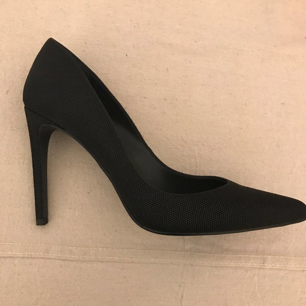 NEW STUART WEITZMAN Curvia Black Bead Nappa Heel US 7M - Picture 8 of 8
